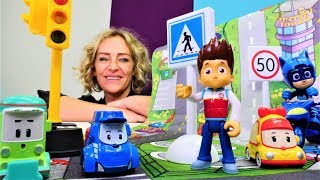 Nicoles Spielzeug Kindergarten Catboy und die Robocars lernen die Verkehrsregeln [upl. by Byron]