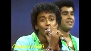 DIONI FERNANDEZ Y EL EQUIPO  Por Ella  Canta SERGIO VARGAS 80s [upl. by Yrkcaz146]