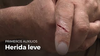 Aprende gestos de primeros auxilios  Herida leve [upl. by Halyk]