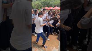 Y tú ya escuchaste el himno de los colegios enclases julda medellin [upl. by Nelleoj]