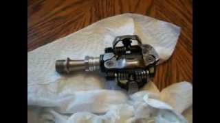 Shimano XT PD M780 Pedals repacking re greasing [upl. by Karly]