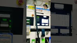 Mess at petrol pump ⛽ rider bikelover yezdi jawa viralvideo shorts refueling petrol frauds [upl. by Gladys743]