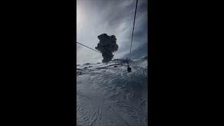 Graban la erupción del Nevados de Chillán desde el telesilla [upl. by Felise]