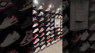 FOOT LOCKER WAS CROWDED WITH EMPLOYEES TONIGHTfootlocker employees mall [upl. by Aitnom555]