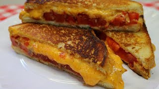 Deluxe Grilled Pimento Cheese Sandwich  Noreens Kitchen [upl. by Blancha]