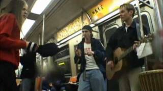 Avril singing in a subway rare [upl. by Duyne125]