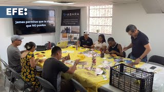 Migrantes en Ciudad Juárez encuentran en las artesanías una vía para sanar y subsistir [upl. by Erdua]