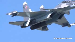 Sukhoi SU30  O Caça pesado Russo mostra toda sua Manobrabilidade em Show aéreo [upl. by Jocelyne339]