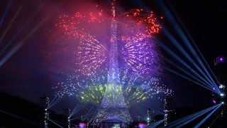 La Fête nationale française  Paris  Tour Eiffel  14 juillet 2016 Feu dartifice [upl. by Jori]