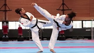 AnneCaroline Graffe et Maeva Mellier  Taekwondo  Octobre 2012 [upl. by Hadihsar]