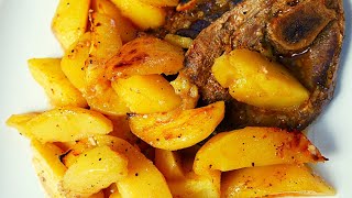 Receta Tavë me Mish Viçi dhe Patate  Albanian style Beef Casserole recipe [upl. by Halueb]