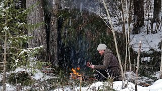 Preparing For a Cold Winter Night  Perfect Shelter For Winter Camping in Snow [upl. by Schlosser]