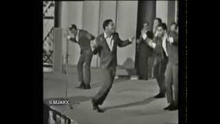 THE FOUR TOPS  I CANT HELP MYSELF SUGAR PIE HONEY BUNCH LIVE PARIS FRANCE 1967 [upl. by Tilford]