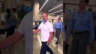 Rahul Gandhi Lucknow airport  viralshortvideo rahulgandhi priyankagandhi shortvideo shorts [upl. by Ahsilac879]