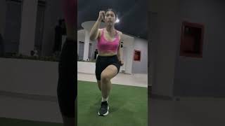 Desplante con salto desplante gym fitnessmotivation harmyfs gymlife powergirl [upl. by Etteyafal]