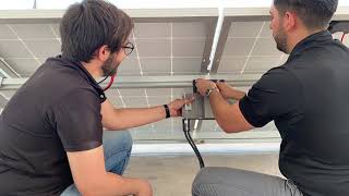 INSTALACIÓN DE SISTEMA DE INTERCONEXIÓN 4 paneles solares 2 microinversores BDM600 [upl. by Nahsor]