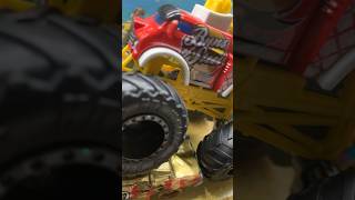 Hot Wheels Monster Trucks ｜OSCAR MEYER WIENERMOBILE VS BUNS OF STEEL hotwheels ホットウィール モントラ [upl. by Isador366]