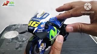 Minichamps Valentino Rossi Yamaha YZR M1 2016 [upl. by Eded]