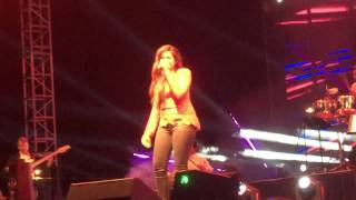 Dola Re Dola  Shreya Ghoshal live in concert Sri Lanka [upl. by Iteerp]