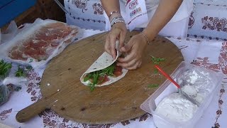 Piadina romagnola  Ricetta e preparazione [upl. by Herzig677]