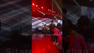 Ali Zafar Ne Choti Bachi Ko Kush Kar Dia shorts shortvideo youtubeshorts [upl. by Millur]