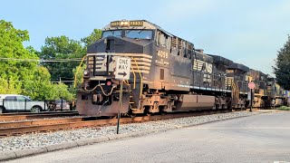 Northbound NS28C intermodal on track one crossing Sharon Avenue [upl. by Azeria]