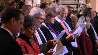 Gemeinde und Orgel EG 780 quotAn einen Gott nur glauben wirquot [upl. by Joete]