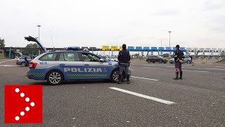 Primo Maggio intensificati controlli polizia presidiati caselli autostradali le immagini dalla A1 [upl. by Ceporah]