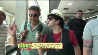 PAGODE DA OFENSA CAUSA COM FAMOSOS EM AEROPORTO [upl. by Yezdnil]