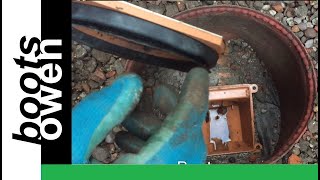 How to clean an antiflood soil pipe non return valve [upl. by Schurman168]