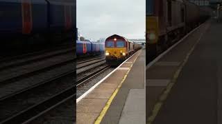 Thursday 29th October 2015 66221 at Eastleigh with Fawley tanks [upl. by Studner879]