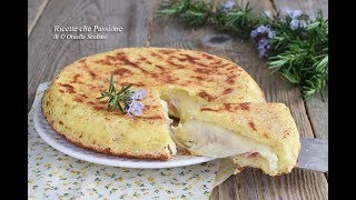 Torta di patate in padella semplice e velocissima con formaggio e prosciutto  Ricette che Passione [upl. by Melliw938]