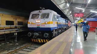 12702 Hussain Sagar Express Entering Solapur Railway Station  Indian Railways [upl. by Tann645]