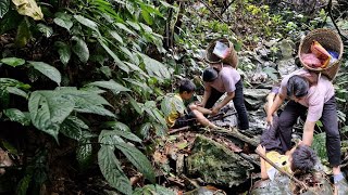 Mother and son went looking for wild snails but unfortunately they slipped and fell [upl. by Merrili]