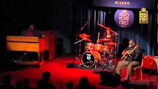 Ronny Jordan Live  Blue Note Milano 25022011 [upl. by Lledrac]