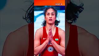 Big Heartbreak For Vinesh Phogat In Paris Olympics Wrestler Disqualified On Final Day  N18S [upl. by Ehtnax280]