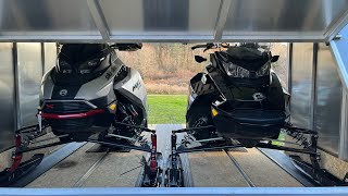 🛷SKIDOO MXZ XRS 850 ETEC VS RENEGADE ADRENALINE 600R ETEC  SCREEN AND EXHAUST SOUND COMPARISON [upl. by Reeve481]