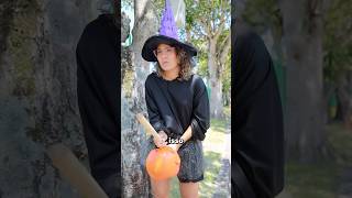 EU VI O FUTURO NO HALLOWEEN shorts [upl. by Ferrel]