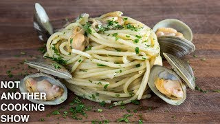 how to make PERFECT SPAGHETTI ALLE VONGOLE spaghetti with clams [upl. by Jamieson]