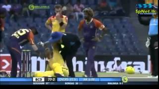 Rilee Rossouw Injury From Lasith Malinga Bouncer [upl. by Eiliab]