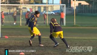 Allenamento di calcio esempi di esercizio la marcatura a uomo [upl. by Loveridge606]