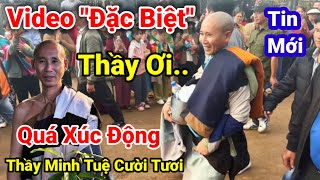 Chiều 611 Toàn Cảnh Thầy Minh Tuệ Đi Khất Thực Bà Con Cúng Dường Cho Thầy Ai Cũng Vui Mừng Khi Gặp [upl. by Helse]