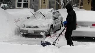 Snow Joe 622 Ultra vs DC Blizzard 20102 [upl. by Harden]