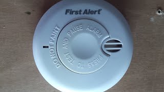 Détecteur Autonome Avertisseur de Fumée  DAAF  First Alert SA 700 [upl. by Eduam]