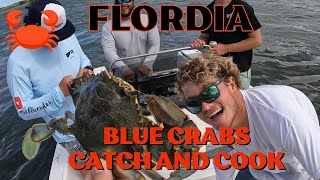 FLORIDA BLUE CRABS CATCH AND COOK Crab Crush [upl. by Klotz]