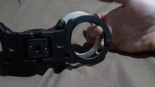 ℹ TCH Handcuff Size Comparison Between 840 and 850 Series Cuffs Police Supplies [upl. by Faxan724]