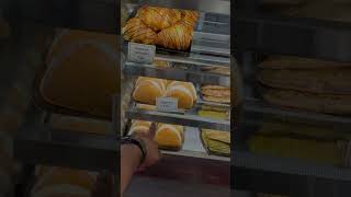 Cream Bun 😋 tamil tamiltraveller tamilvlog tamiltravellervlogger roamwithgokul [upl. by Idac]