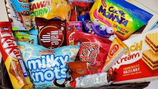 New Yummy Snack Opening potato chips cookies chocolate bar candy kit kat candy spray [upl. by Ikciv118]