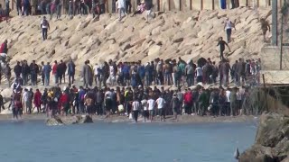 Tensions diplomatiques entre lEspagne et le Maroc avec la crise migratoire de Ceuta [upl. by Ahsenav]