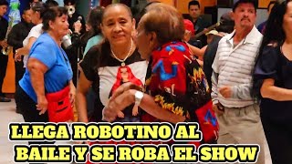 Increíble Baile De Robotino Se Roba El Show 🤗😱 Elsalvador [upl. by Ydnyl]